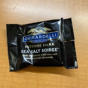 Meet your Posher, Esmie